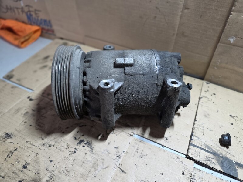 Compresor AC 01140854 1.5 DCI Nissan / Renault